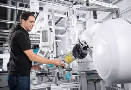 “笨公司”造就德國工業4.0